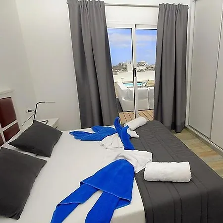 Playa Blanca Sleeps 6 Pool Air Con Wifi *