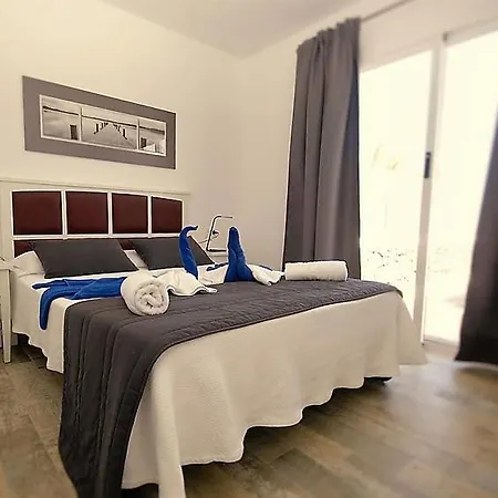 Playa Blanca Sleeps 6 Pool Air Con Wifi Hébergement de vacances *