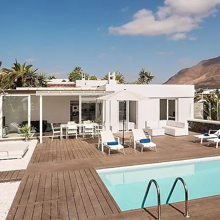Playa Blanca Sleeps 6 Pool Air Con Wifi Hébergement de vacances *