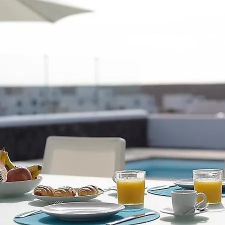 Playa Blanca Sleeps 6 Pool Air Con Wifi Feriehus *